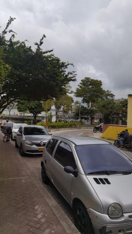 Hotel Edificio Niza80 Ibague, Acceso Digital Cerca Parque Deportivo Exterior foto